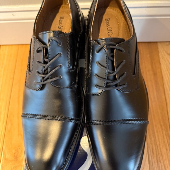 Stylish Richard, 9.5 Medium, Water Resistant